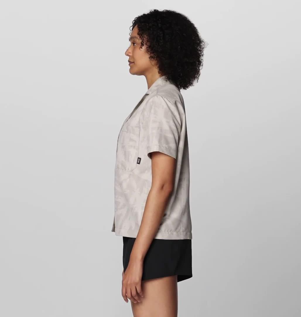 Women's Sun Drift Cooling Short Sleeve Shirt, Color: City Fog Brushstrokes Print